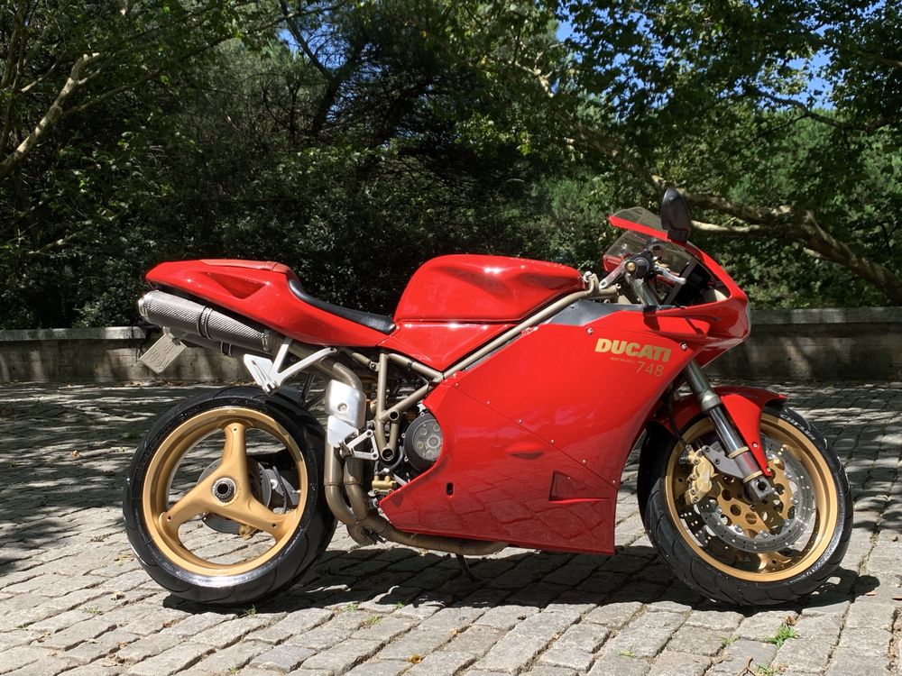 Ducati 748 Biposto