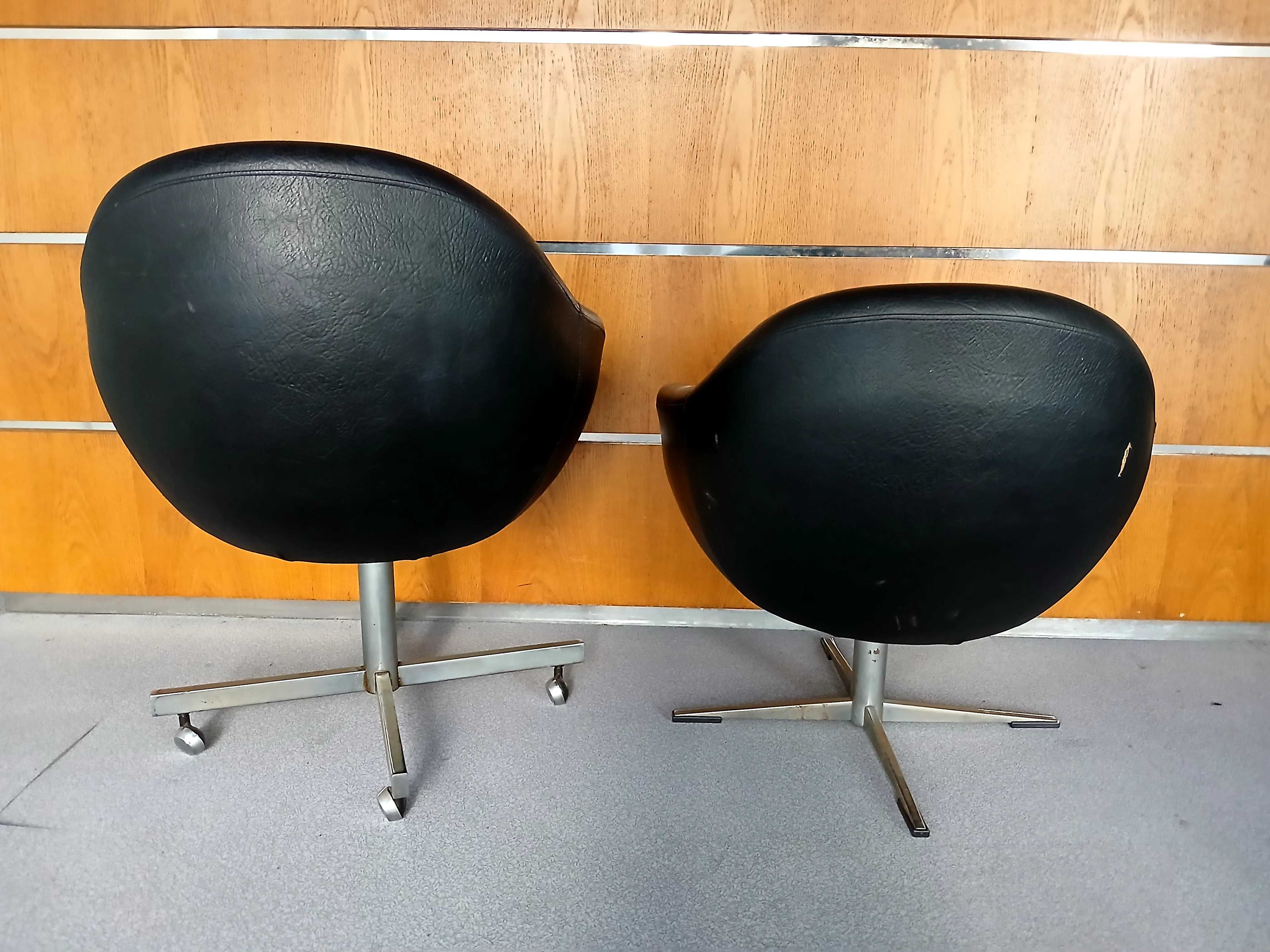 Cadeiras pretas c/ braços - Estilo industrial / Vintage - Design