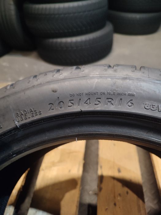 Dunlop Sport Maxx RT2 √ 205/45/16 √