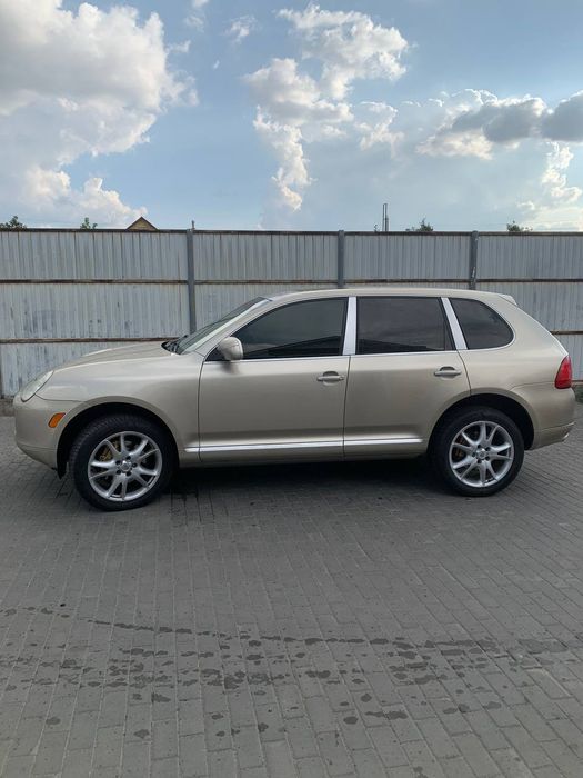 Продам Порше 2005 р в хорошому стані .