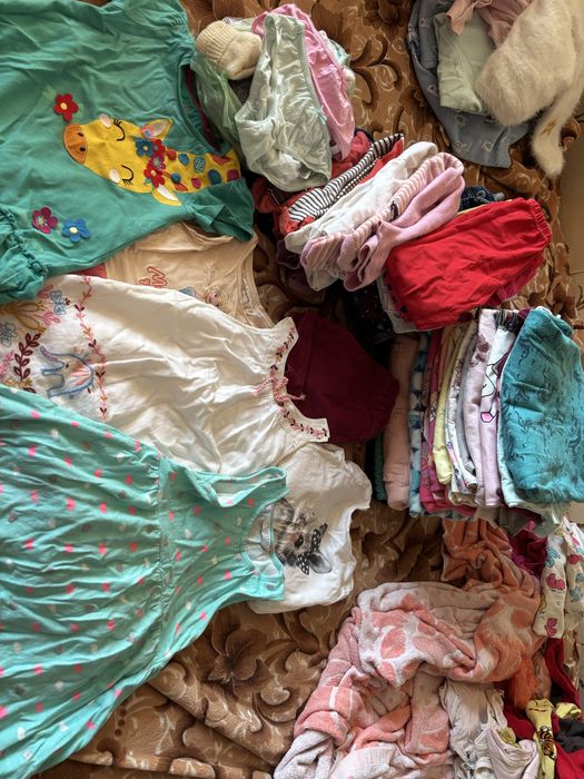 Пакет одягу на дівчинку 2-4р. Джинси, сукня, лосини