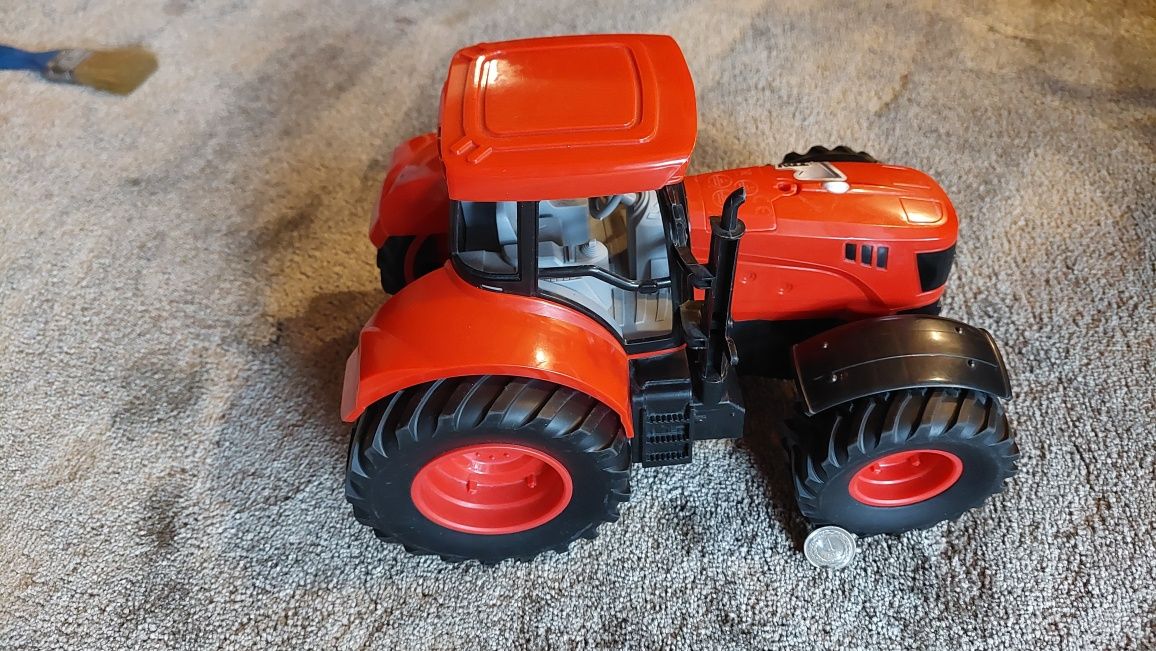 Traktor duży gumowe koła dźwięk światła napęd