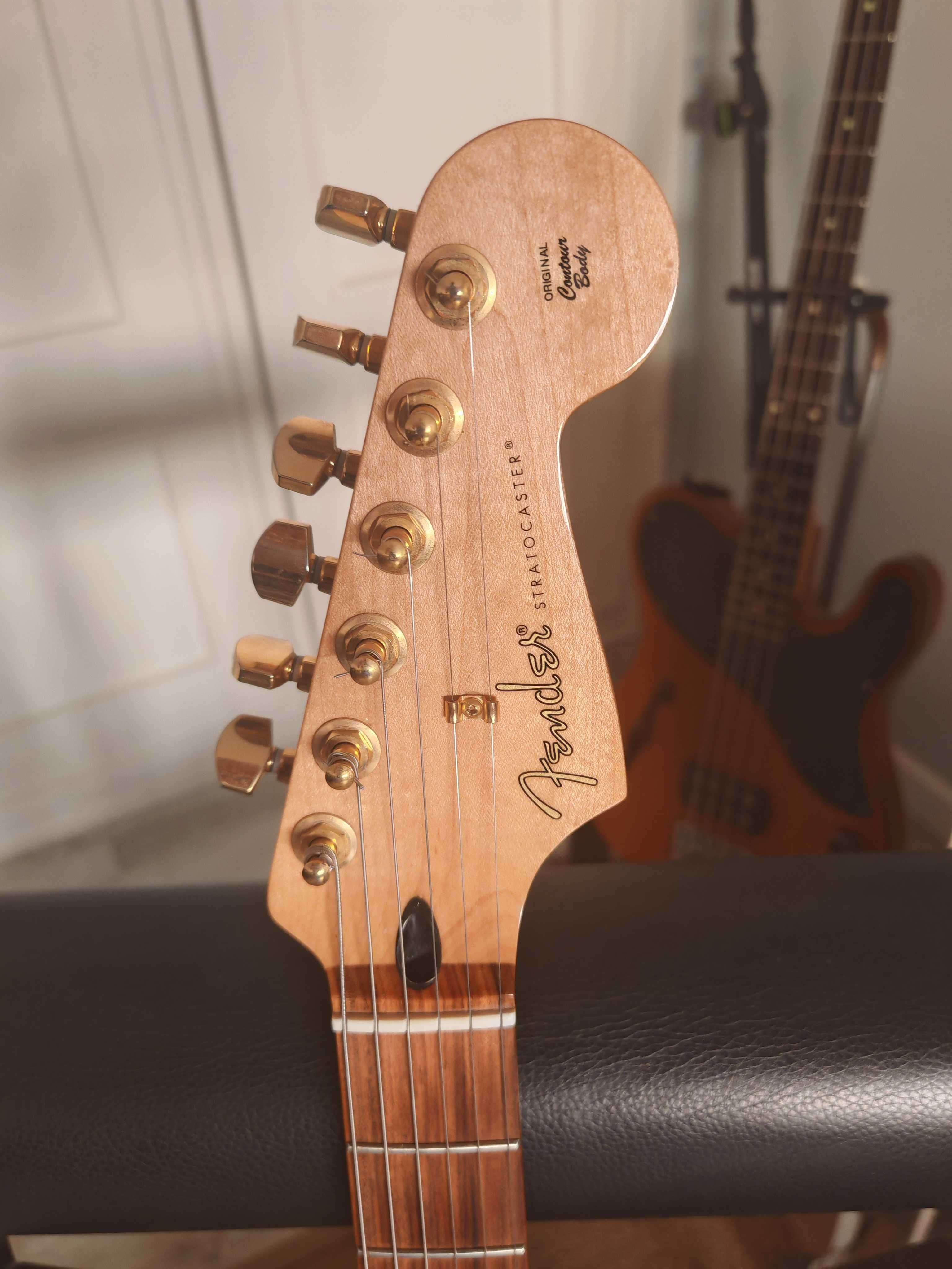 Guitarra mex. Fender Limited Edition Player Stratocaster  3TS Gold new