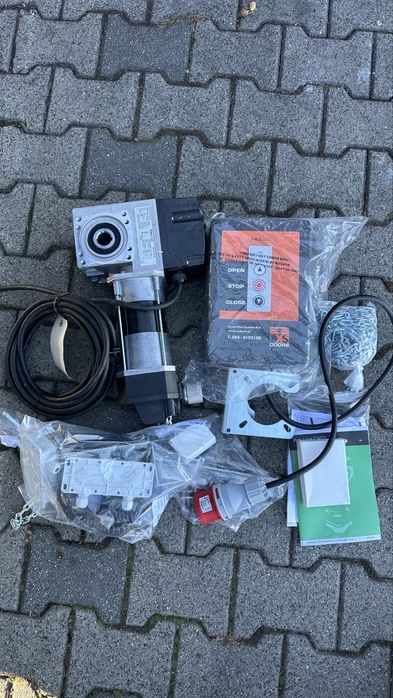 Napęd do bramy segmentowej garazowej