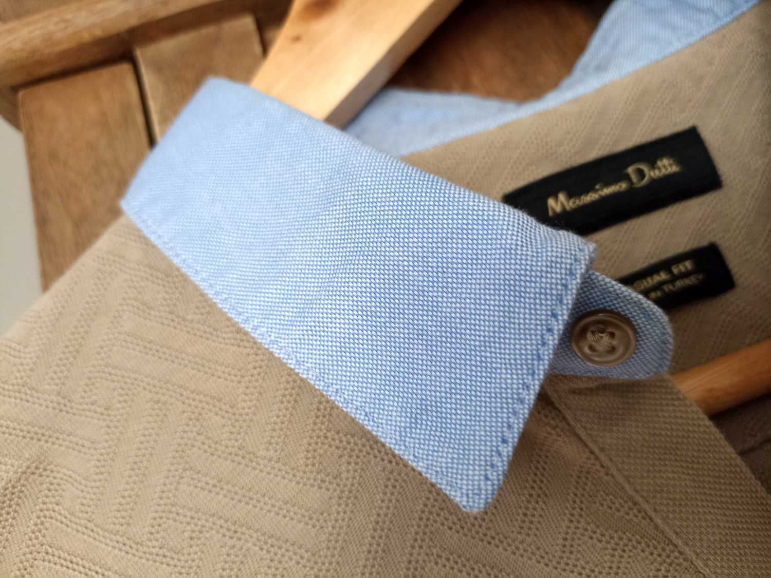 Beżowa koszulka polo Massimo Dutti tłoczony wzór