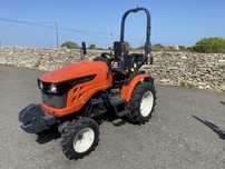 Trator 4x4 compacto, medio e grande