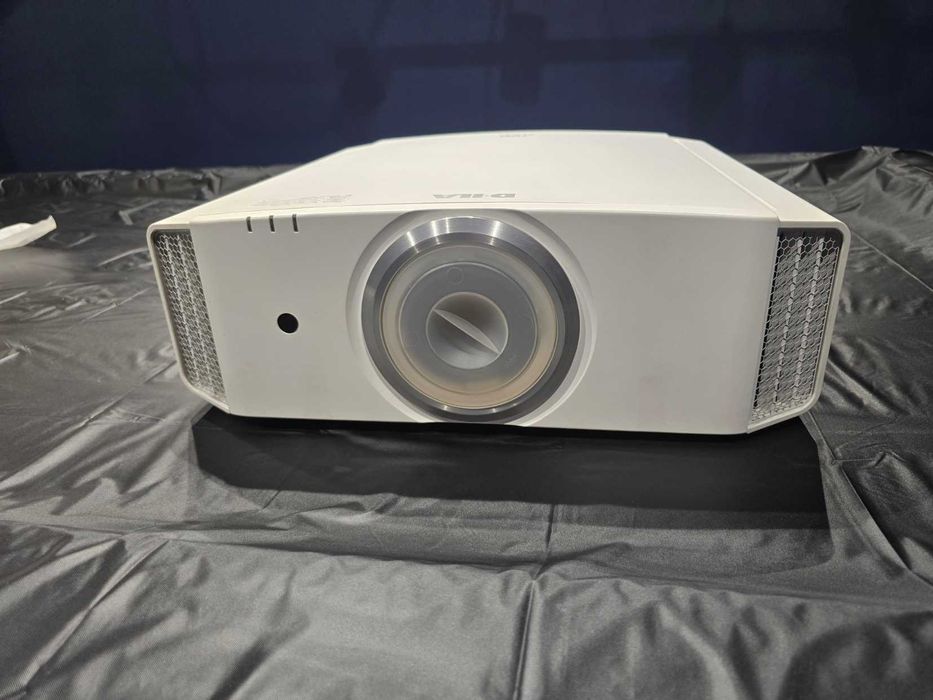 Projektor 4k JVC DLA-X500 Biały