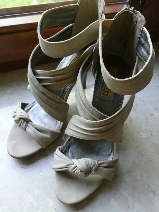 Sandały sandałki beżowe na obcasie Jenny Fairy 39