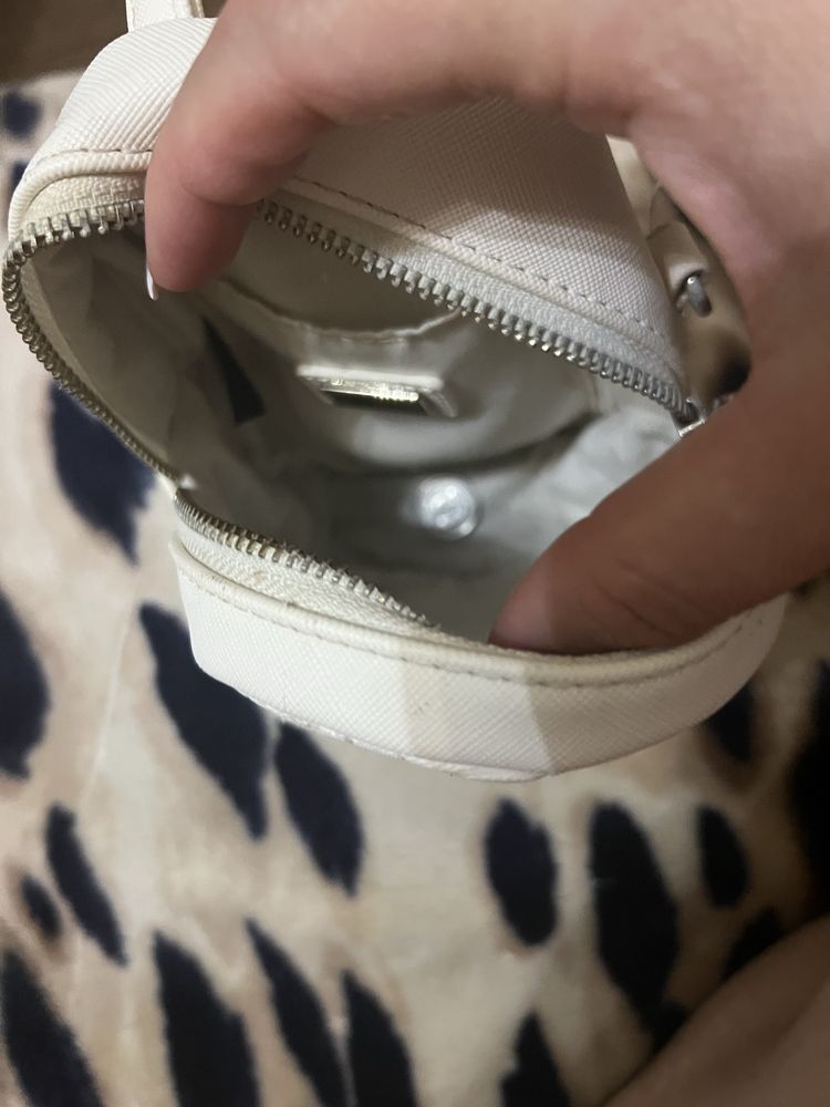 Маленький рюкзак Guess