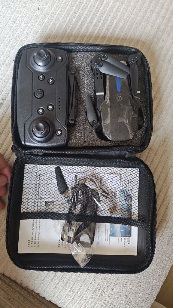 Nowy dron zdalnie sterowany z pokrowcem 2 kamery