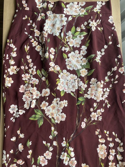 Продам спідницю Dolce Gabbana в гарному стані розмір 46