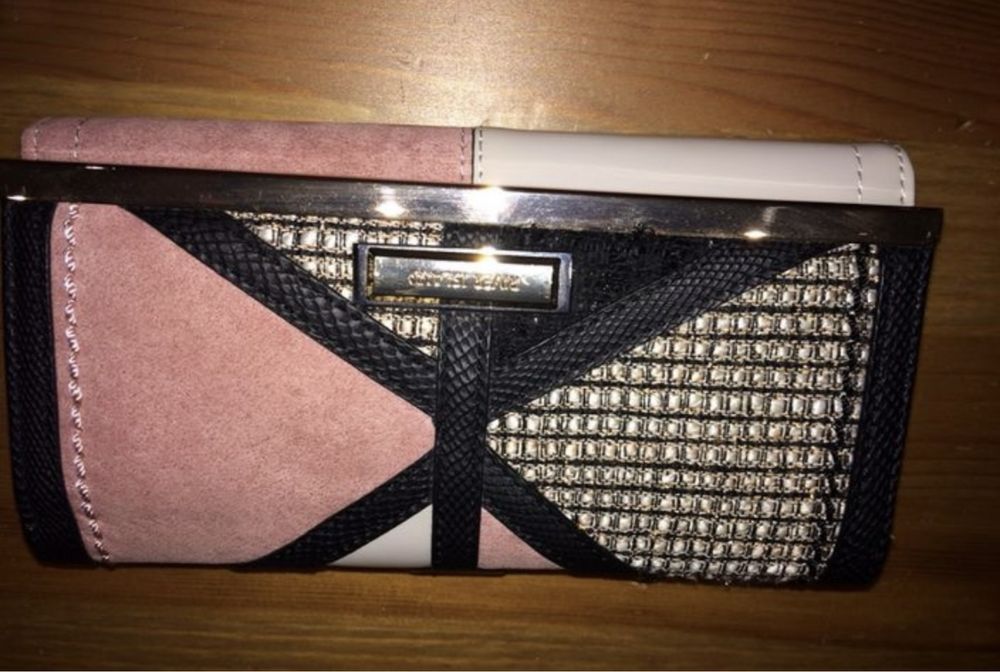 Новый кожаный кошелек