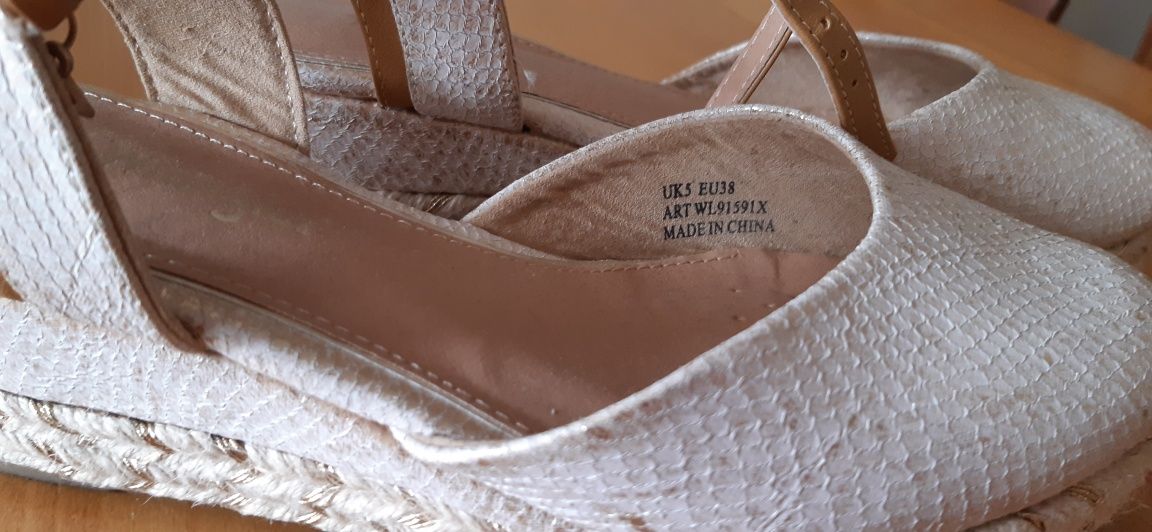 Espadryle na platformie