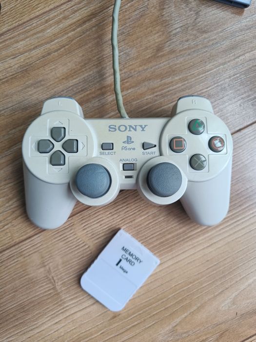 Konsola Sony PlayStation 1 slim SCPH-102 z 2 kontrolerami