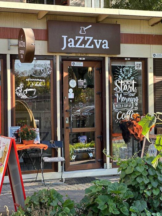 Продам терміново  кав'ярню