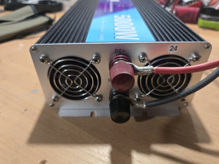 Przetwornica/inwerter 24-230 V 50Hz 2200 W