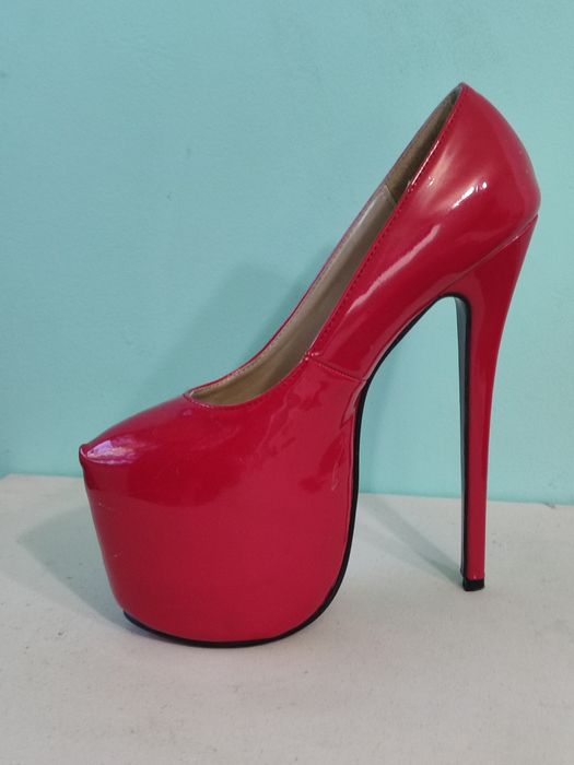 Туфли стримы, высокий каблук