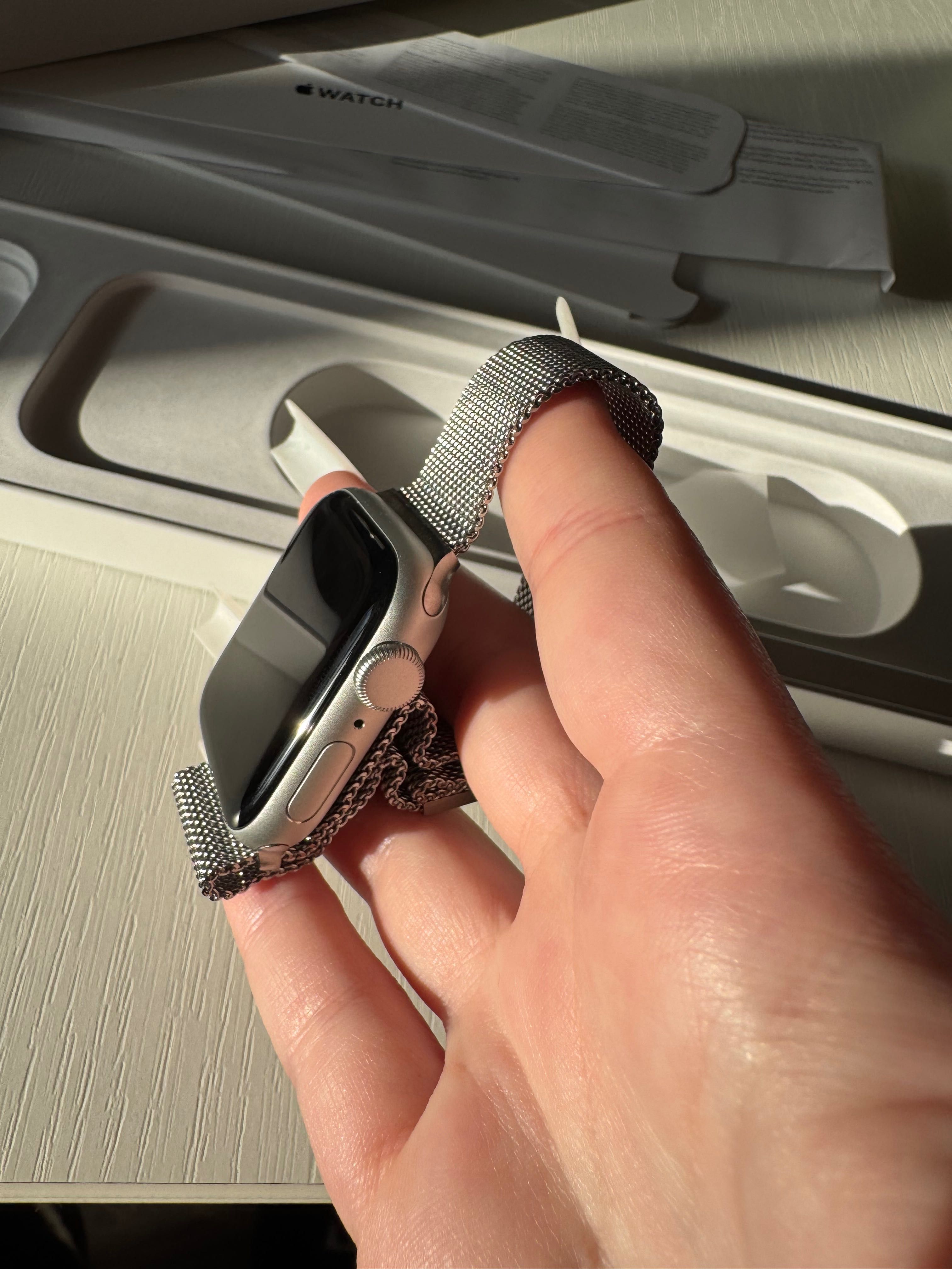 Смарт-годинник Apple Watch SE 40mm Silver Aluminum Case
