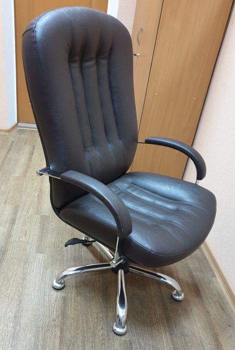 Крісло офісне шкіряне "Портос"