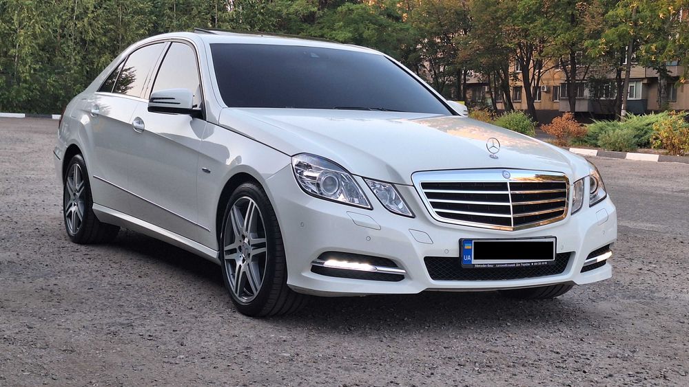 Mercedes-Benz E-Class 212 2011 год 2.2 дизель