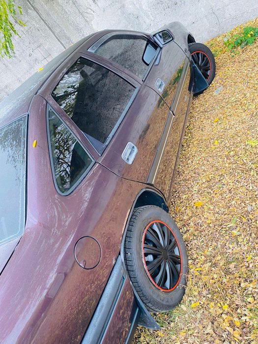 Продам Опель Вектра А 1,8 моно інжектор