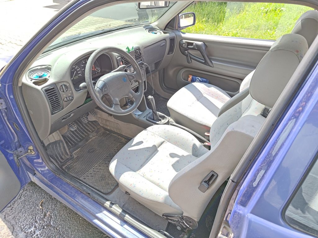 VW Volkswagen Polo 1.0 opłaty na prawie rok 3 drzwi 5 miejsc