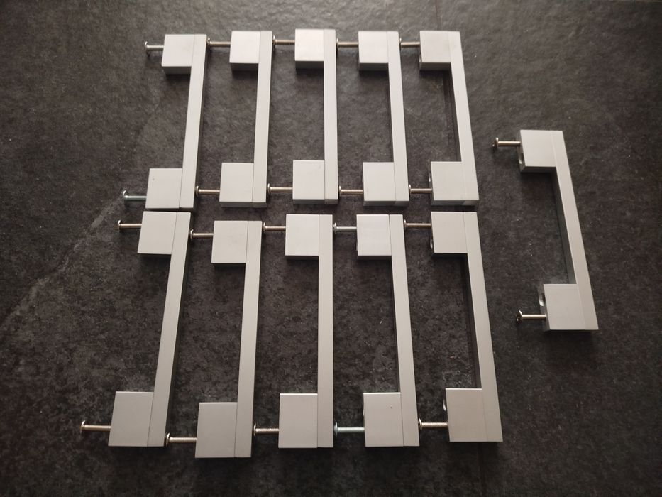 Uchwyty meblowe 11 szt rozstaw śrub 13cm