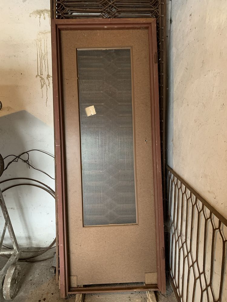 Drzwi wewnętrzne z futryną metalową