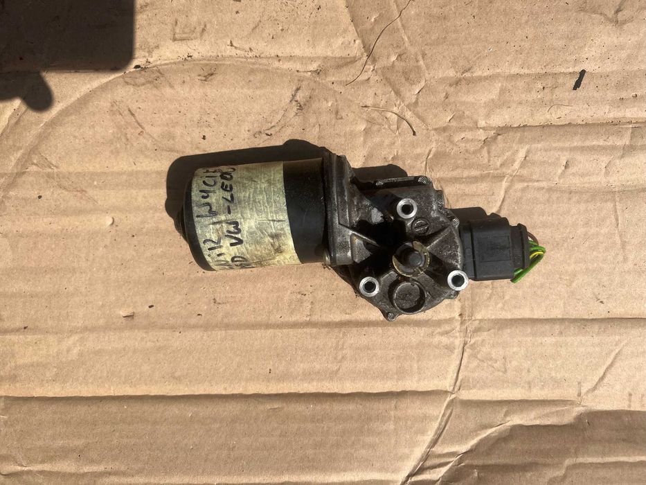 Silniczek wycieraczek Seat Leon 1/Toledo2/Golf 4/Octavia 1/ Bora
