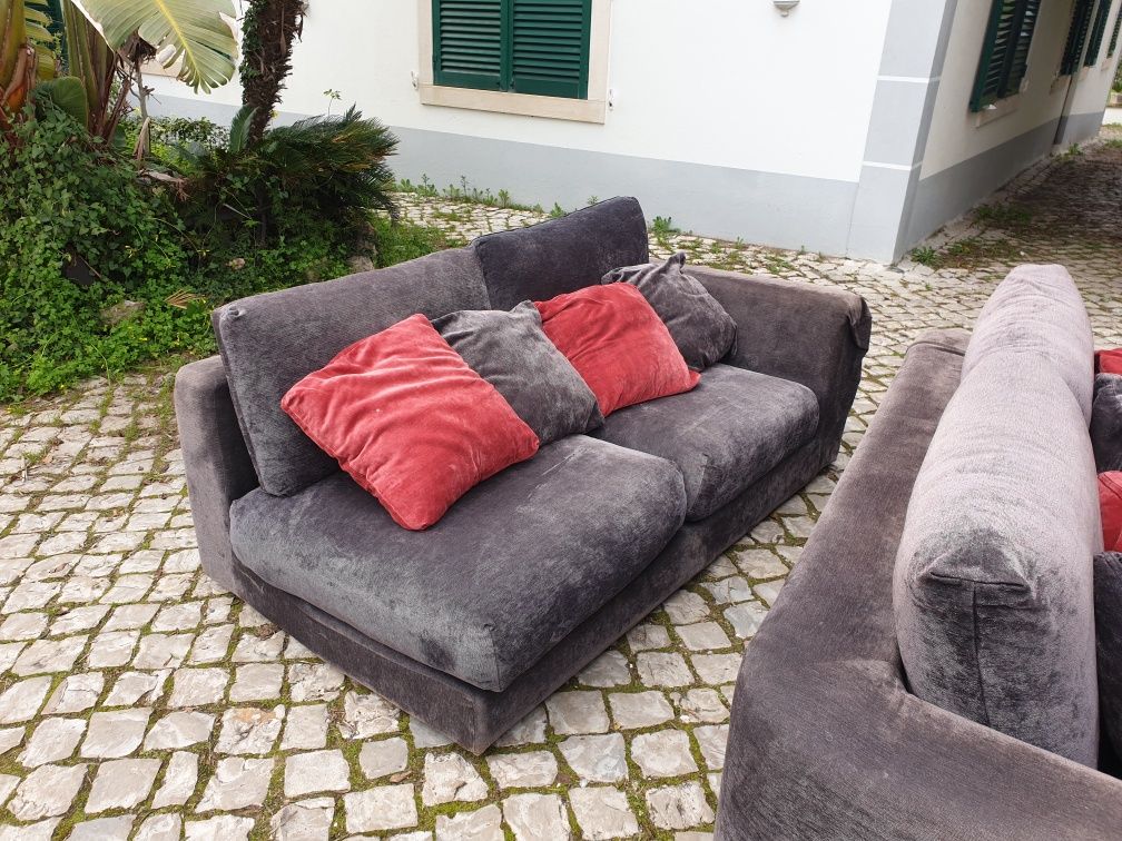 2 Sofas 300 unidade