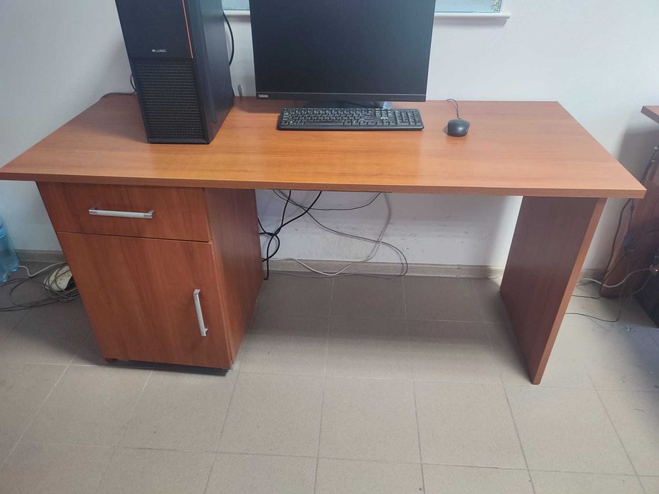 Sprzedam biurko + kontener 158x65x79