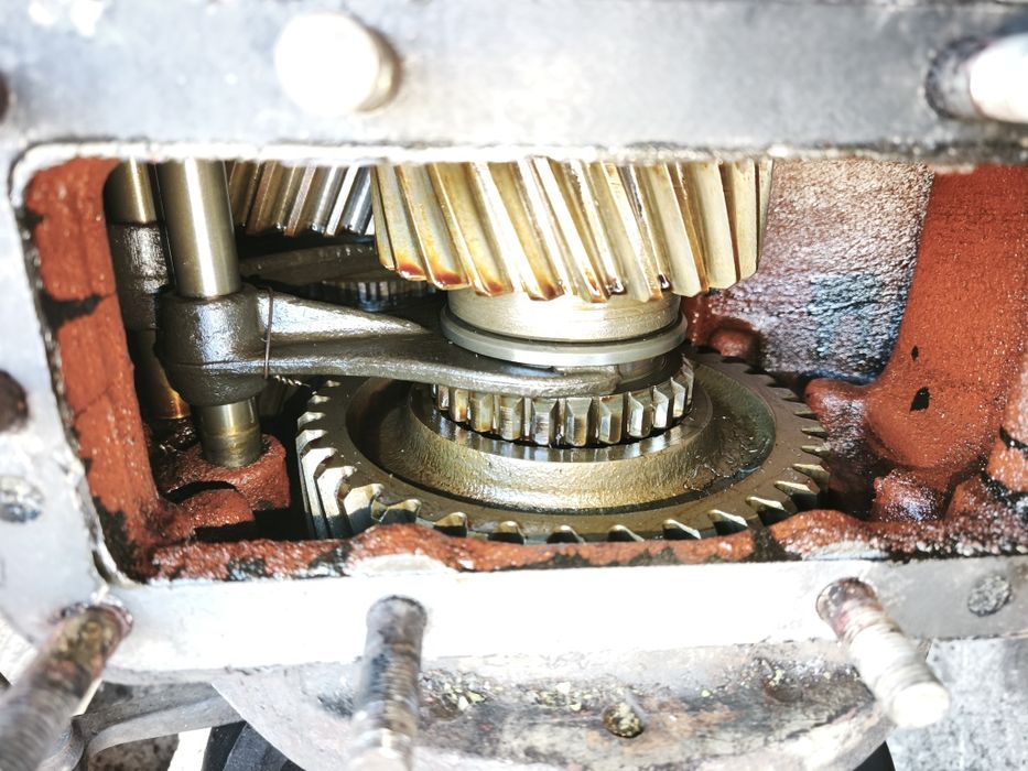 Роздавальна раздаточная коробка роздатка Зіл 131 невеликий пробіг