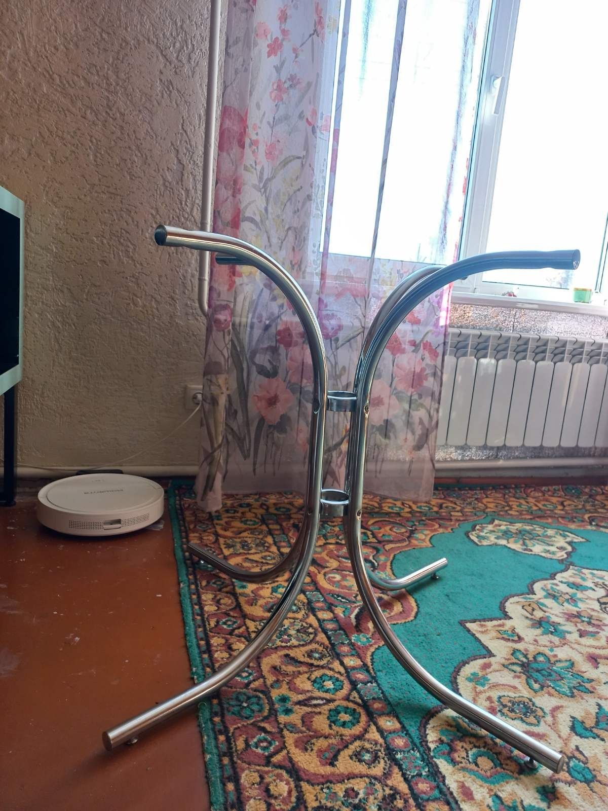 Поставка под стол
