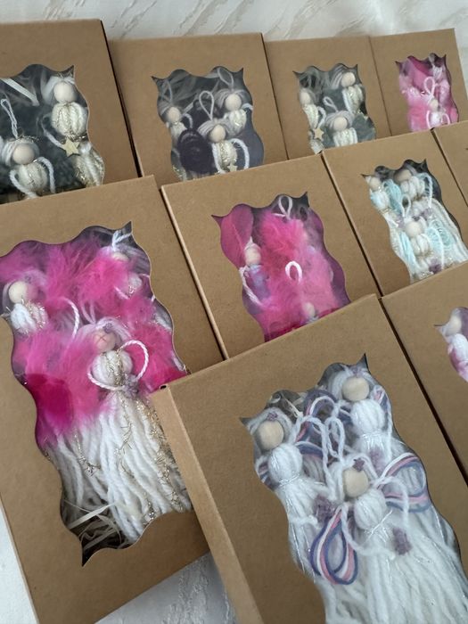 Aniołki z wełny rękodzieło