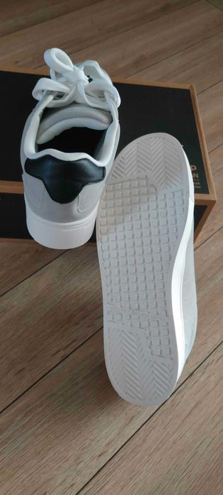 Jasnoszare trampki Cropp 44 (28,5 cm)