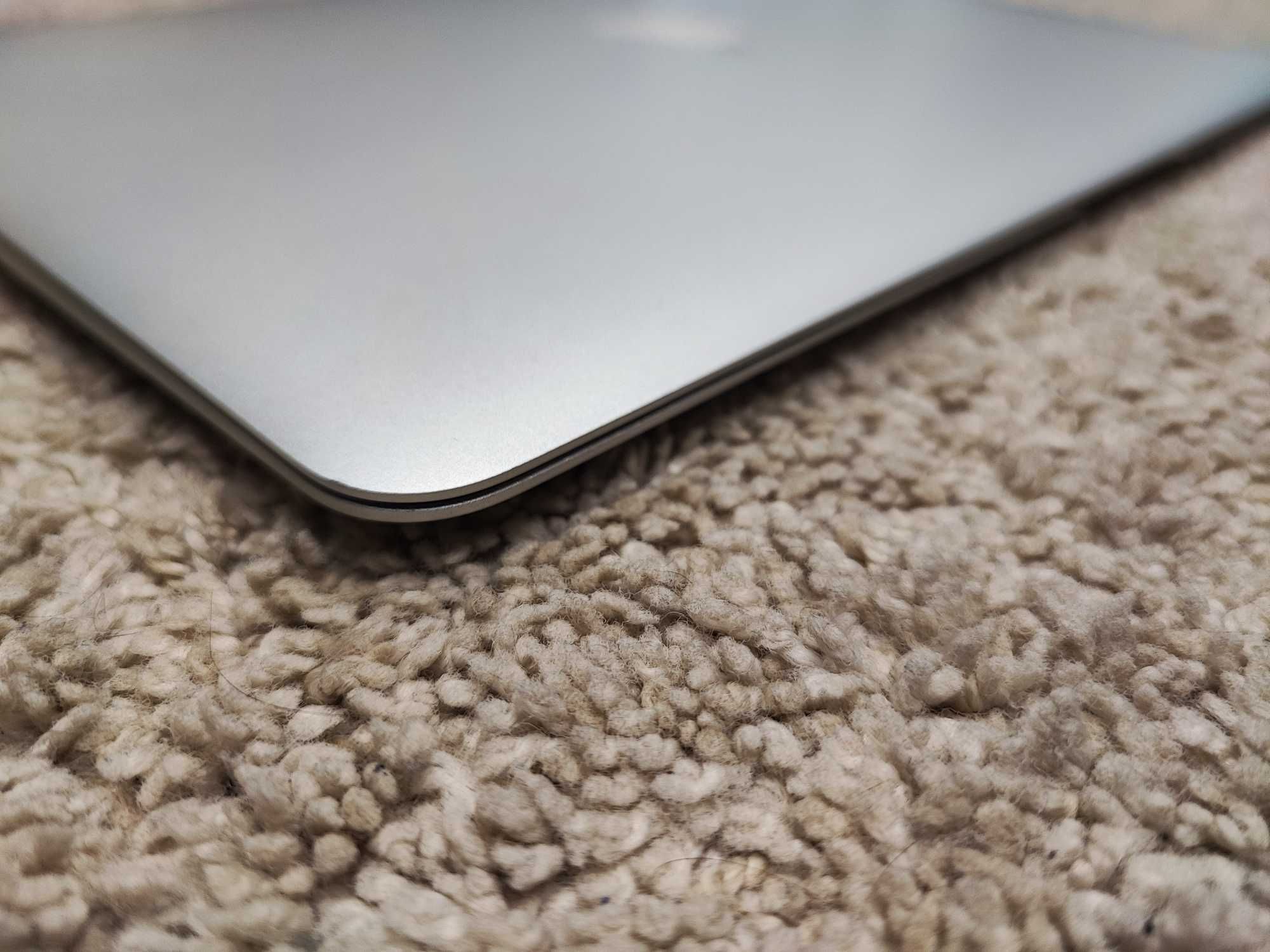 MacBook Air 13, mid 2012, A1466, i5, 4GB RAM, SSD 256GB