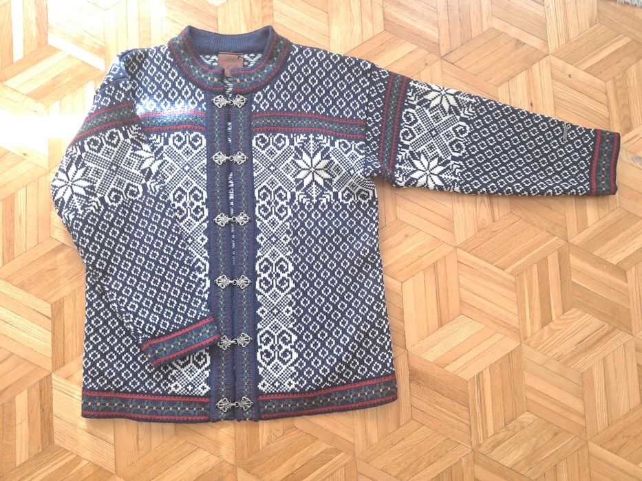 Wełniany norweski sweter