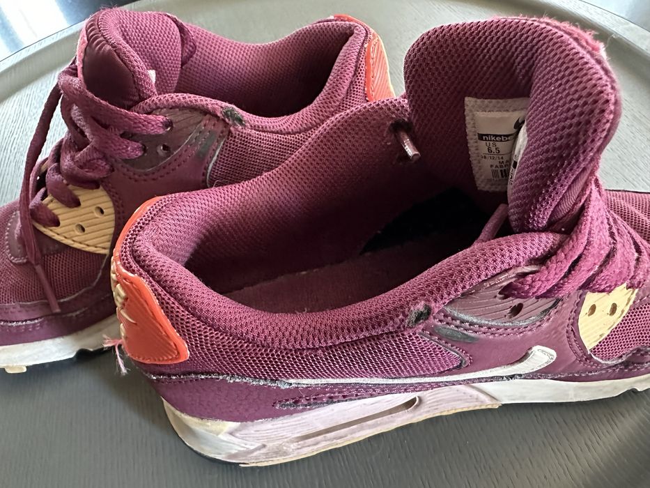 Fioletowo różowe buty Air max firmy Nike w rozmiarze 37,5