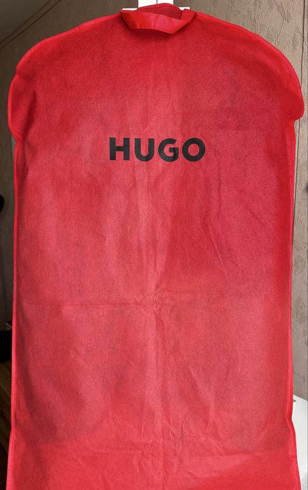 Продам кожаную куртку HUGO