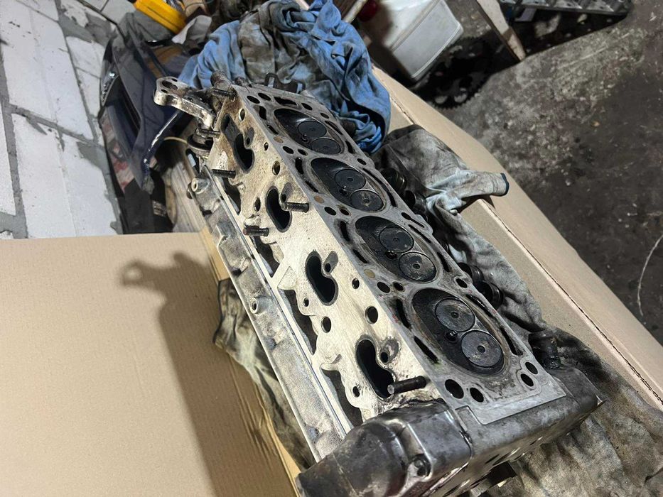 головка  опель омега б. клапанна кришка опель омега б.