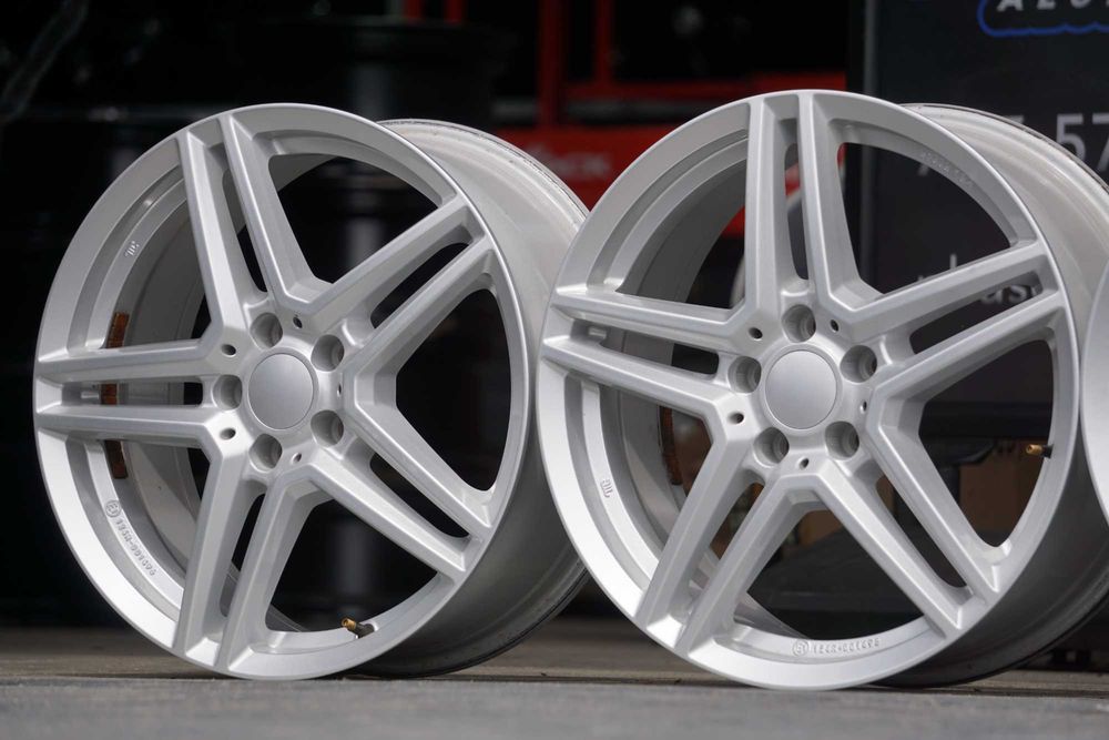 Alufelgi Uniwheels 5x108 7,5Jx18 et50,5 cb63,4mm oryginalny srebrny
