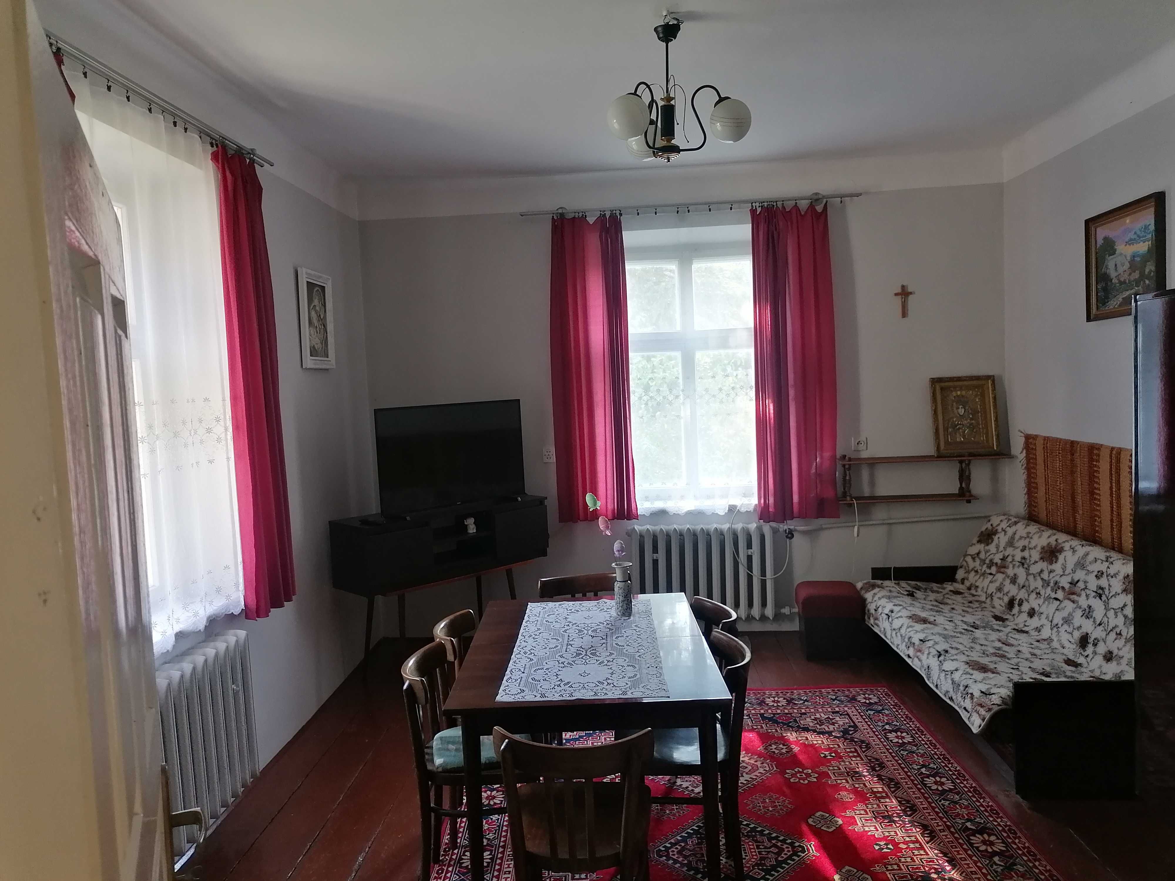 HANDZLÓWKA - Dom z zabudowaniami i działką widokową