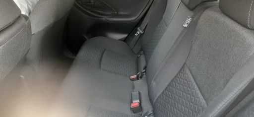 prawie nowe modne i trwałe auto