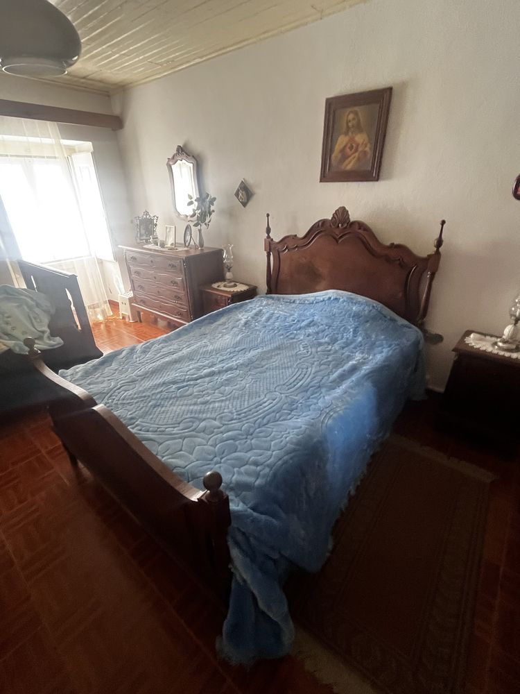 Mobilia de quarto antiga