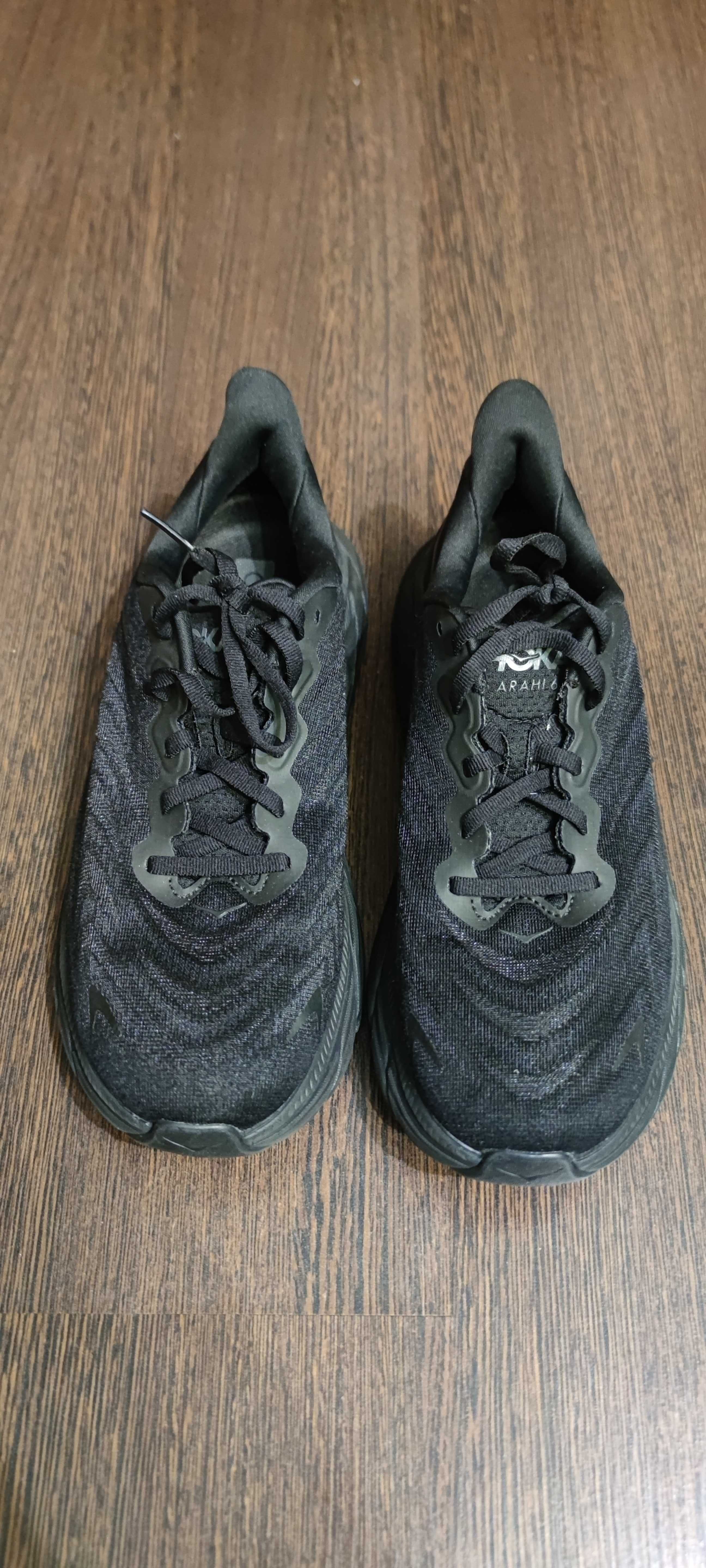 Кросівки hoka one one arahi 6.    Р 40    25см