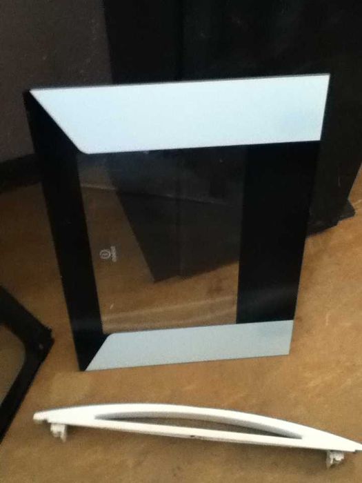 INDESIT-  Szyby, Drzwiczki Do Piekarnika, Panel Przedni + To co na zdj