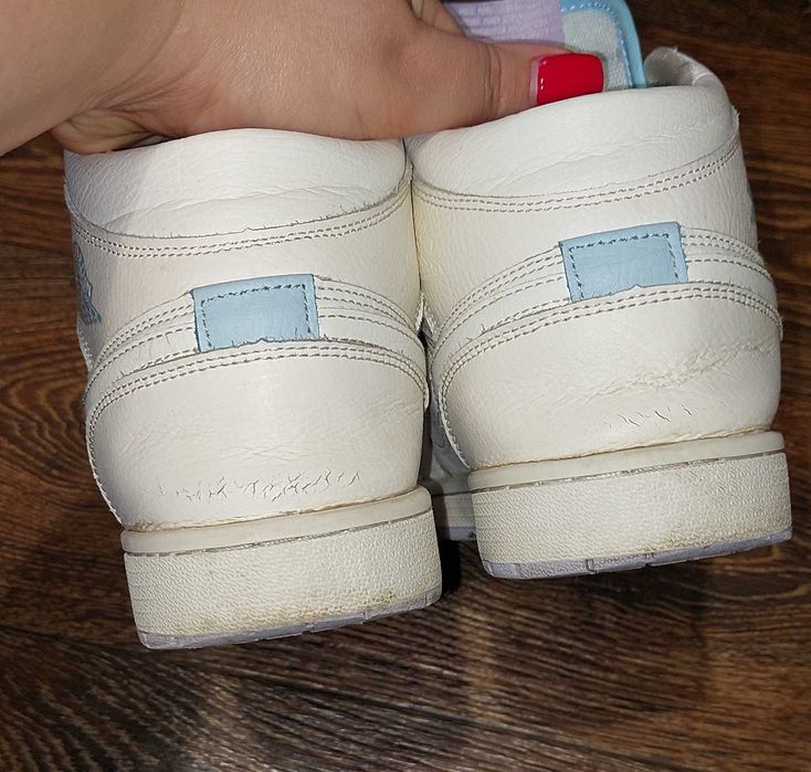 Кросівки на дівчинку