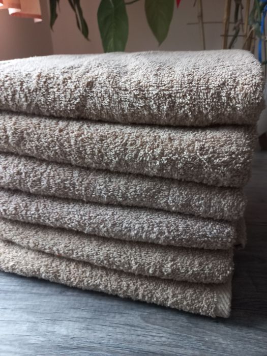 Sześć nowych ręczników kąpielowych