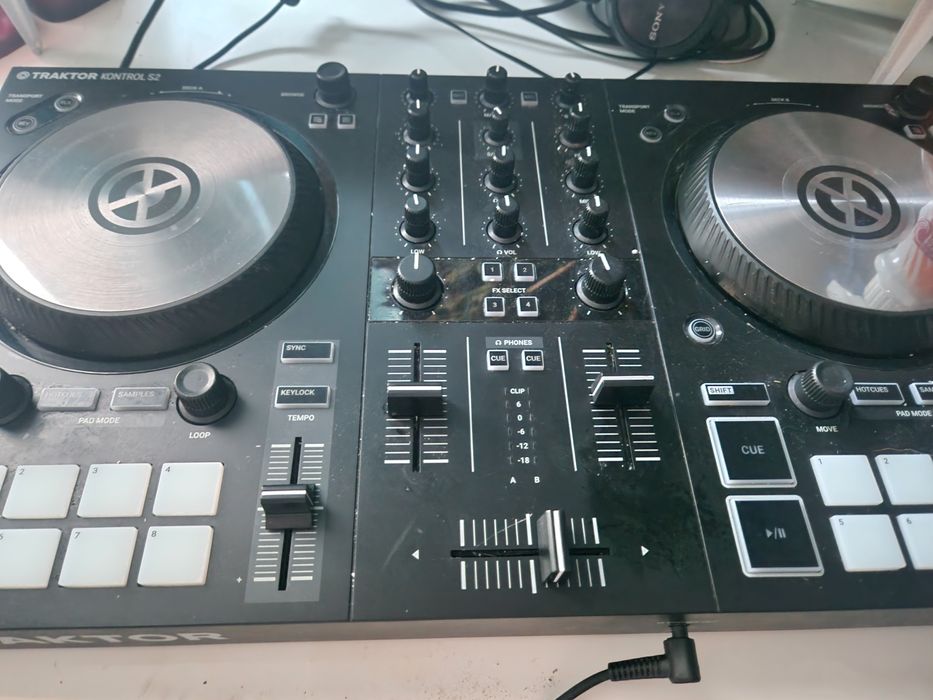 Kontoler / konsola Dj Traktor Kontrol S2