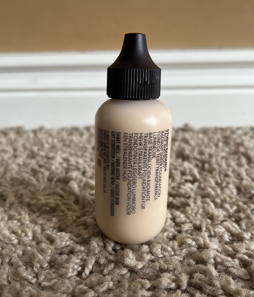 Mac Studio Radiance C0 Face and body 50 ml podkład fluid